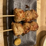 炭火串焼 よね - つくね。表面カリッと中はほろほろ口内でばらけます