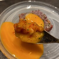 東京焼肉いのうえ 銀座店 - 瞬間燻製ユッケ