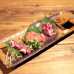 炭火やきとり 炎座 - 内臓お造り盛り合わせ　(750円) '13 9月上旬