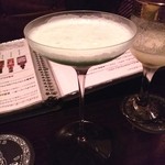 ル・クラブ - ｸﾞﾗｽﾎｯﾊﾟｰ :ﾍﾟﾊﾟｰﾐﾝと生ｸﾘｰﾑ、あとカカオ。爽やかなデザートカクテル