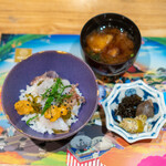 枝魯枝魯 - 水蛸と生雲丹のご飯  桃の赤出汁 香の物
