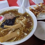 Pekin Hanten - ラーメン、餃子