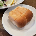 洋食屋　神戸デュシャン - ∠(　˙-˙ )／パン