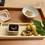 Ginza Komon - 八寸：リアルとんがりコーン、くろも、茄子田楽、クリームコロッケ、塩辛