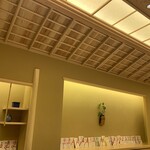 兄弟寿し - 木の香りもいい感じです。