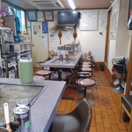 Okonomiyaki Yoshino - 店内･･･食べ終わる頃には客は自分だけでした。