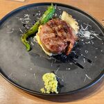 Osteria Falco - お肉料理はサルシッチャを詰めた鴨肉の炭火焼「ファルチード」・・