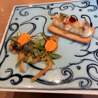 Restaurant Honjin - Amuse
                      ほうろくチュイル
                      カウサ　天使海老