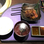 Yakiniku Izakaya Hannodaidokoro - ホルモンMIXランチ味噌だれ1,580円。ほかに塩、タレが選べます