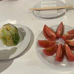 テッチャン - 白菜漬けと、冷やしトマト……種が緑のトマトは良いトマト(≧∇≦)b