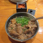 魚虎 - 牛すじ煮込 935円