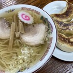 叶屋 - 佐野の伝統を今に伝える輝かしいラーメン。本物の味と魅力がここに詰まっている。