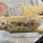 カツレツ Avanti - ミンチカツの肉汁。溢れてる(￣▽￣)