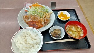 Michi No Eki Sambon Giyamanami - モモステーキ定食