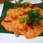 ロムアロイ - ①シーフードカレー炒め 大きな海老さんがごろんごろん。