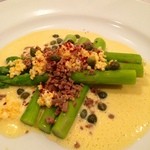 北海道石狩の夏アスパラガス　ミモザと冷たいソース・オランデーズ