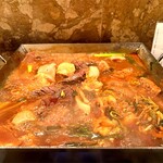 Tecchan Nabe Kintarou - 甘辛い出汁が染みて癖になる味わい。