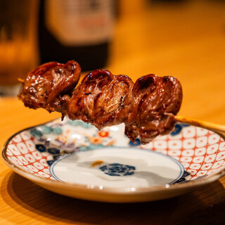 用备长炭烤制!酥脆多汁的烤鸡肉串☆