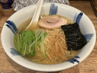 Ikina Isshou - 塩ラーメン ¥800（価格は訪問時）