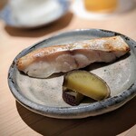 千葉たかおか - 江戸前の甘鯛。甘鯛の骨出汁に漬け込んで炭火で焼かれたもの。ふっくらできめ細やか。大好き♡