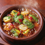 Hot and spicy! Shrimp and avocado chirillo