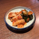 焼肉 にくだらけ - キムチ盛り合わせ