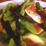 柊山ガーデン - イチジクとビーフジャーキーのサラダ