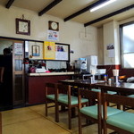 塩苅食堂 - 2013年9月11日(水)　店内　相席が当たり前です