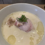 らーめんMAIKAGURA - 白トリュフ香る鶏白湯麺1260円