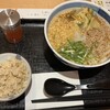 Suzuran - 冷やしかき揚げうどん＋炊き込みご飯で1,100円