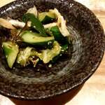 鰻う おか冨士 - 無料のきゅうりと白菜と昆布あえたやつ