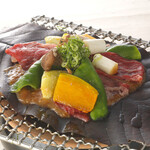 京都蔬菜和牛肉的朴叶烧