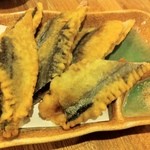 地酒焼酎と肴 弥太郎 - 秋刀魚の合わせ揚げ