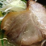 Ashiyaginnan - 鶏白湯らーめん 醤油 チャーシュー拡大@2013/09/14