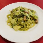 Pasta Pasta - じゃがいもとベーコン、キャベツのジェノベーゼスパゲッティ