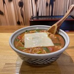 江戸屋 - トマトチーズカレーうどん(¥900)