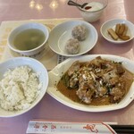 茘香尊 - 【’23.6】油淋鶏　680えん　ご飯少なめ