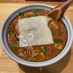 江戸屋 - カレー味は控えめ。トマト風味強いです。