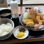 すっつしらす会館 - ミックスフライ定食