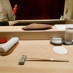 千葉たかおか - 白木の美しいカウンター