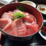 すっつしらす会館 - 生マグロ丼