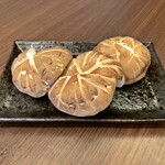 焼肉本家 くれや - 焼きしいたけ