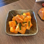 焼肉本家 くれや - カクテキ