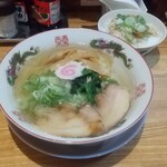 らーめんひんま - 塩ラーメン780円、ミニチャーシュー丼塩ラーメンとミニチャーシュー丼