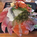 魚屋直営食堂　魚まる - 人気No.２！贅沢！全部のせ海鮮丼¥1,672
