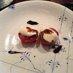 横浜うかい亭 - トマトとモッツァレラ