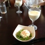 洋食佐藤 - ランチのサラダとスープ