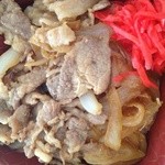 delishopよしのや - 焼肉丼(575円)は豚肉を使用