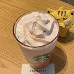 STARBUCKS COFFEE - ピーチフラペチーノ　700円(税込)　※上からも