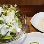 キッチン ブルー グローブ - サラダお新香のアップ